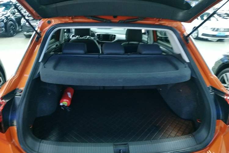 Used Volkswagen T-ROC 2020 280TSI DSG Two-Wheel-Drive Elite Version
