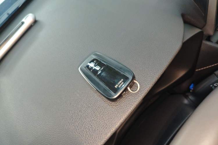 Used Toyota RAV4 2022 2.0L CVT Two-Wheel Drive Prestige Edition
