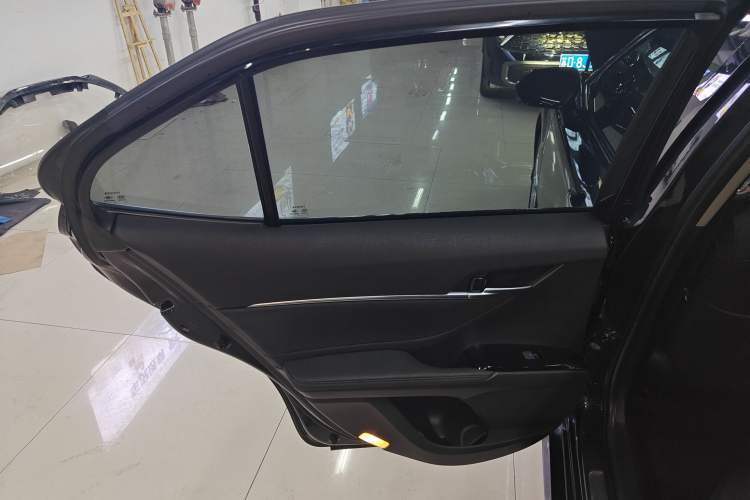 Used Toyota Camry 2021 2.0G Luxury Edition
