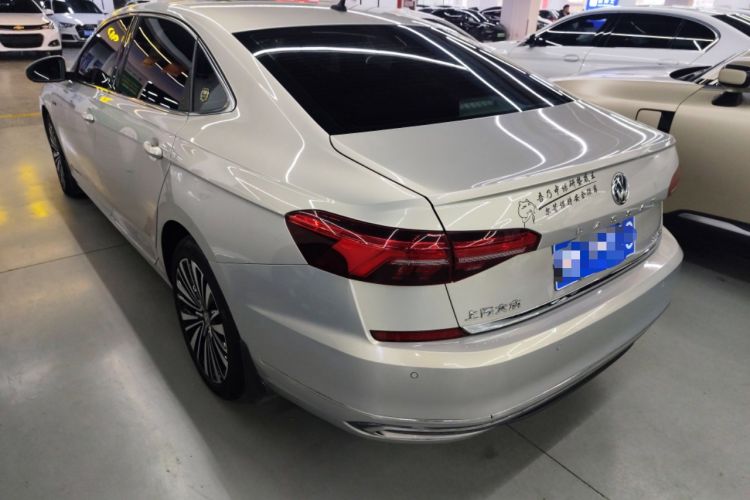 Used Volkswagen Passat 2019 330TSI Luxury Edition China VI Standard
