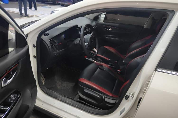 Used Kia KX Cross 2017 1.4L AT GLS
