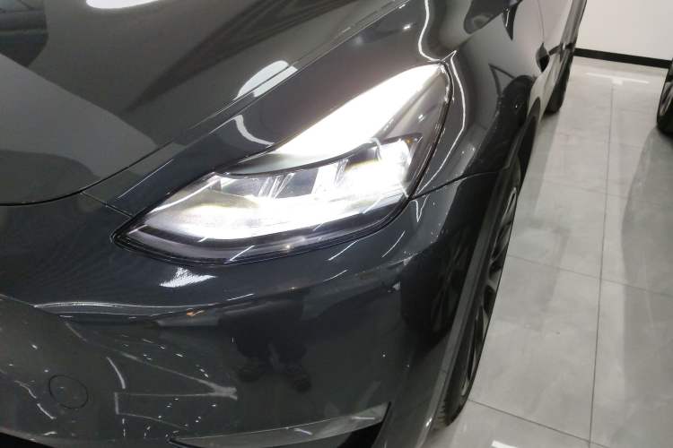 Used Tesla Model Y 2024 Long-Range All-Wheel-Drive Version