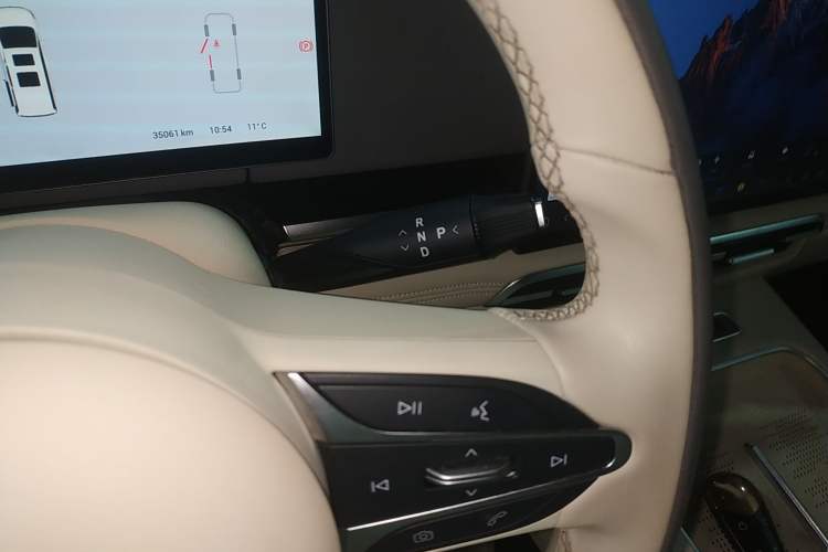 Used VOYAH Dream 2025 PHEV Four-Wheel-Drive Flagship Kunpeng Edition