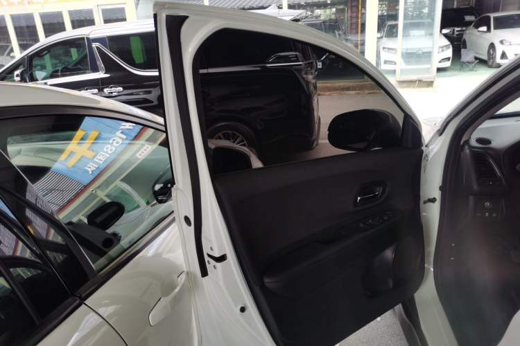 Used Honda Vezel 2020 1.5L CVT Pioneer Edition