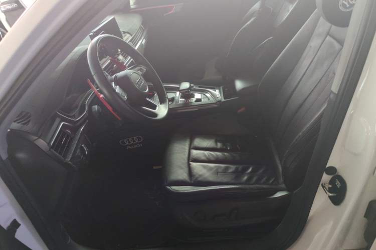 Used Audi A4L 2018 30th Anniversary Edition 40 TFSI Fashion Model
