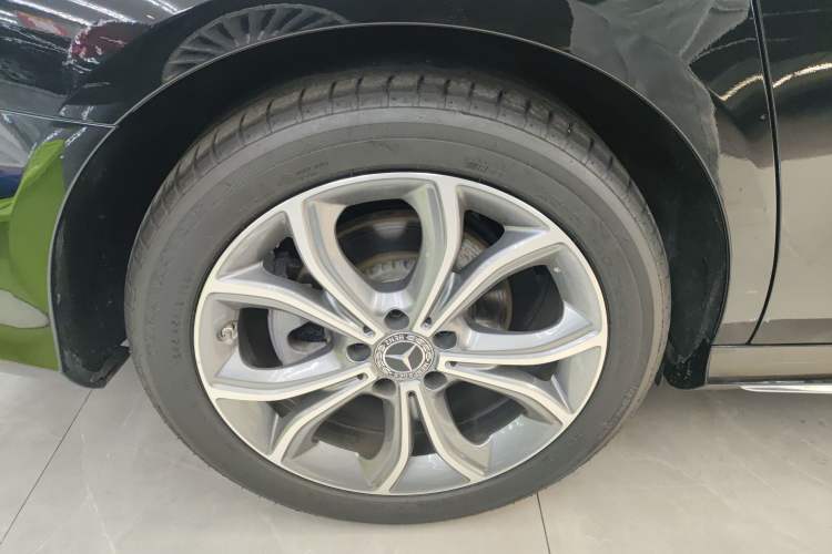 Used Mercedes-Benz E-Class 2022 Revised Version E 300 L Sporty and Stylish Edition
