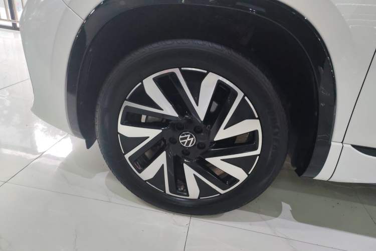 Used Volkswagen Tayron 2023 330TSI Two-Wheel-Drive R-Line High-Energy Version
