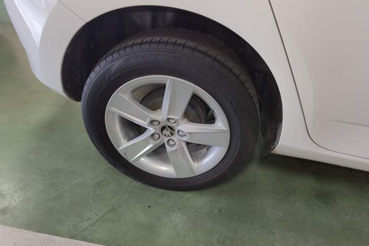 Used Skoda Fabia 2017 1.4L Automatic Car Enjoy Edition
