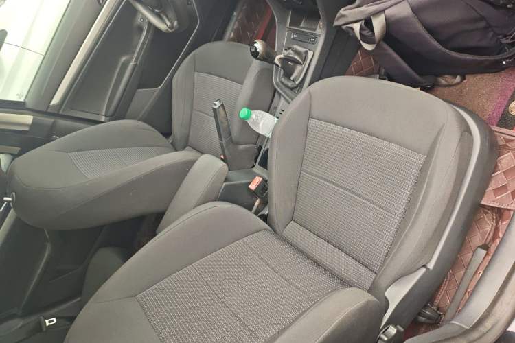 Used Volkswagen Lavida 2015 1.6L Manual Fashion Edition