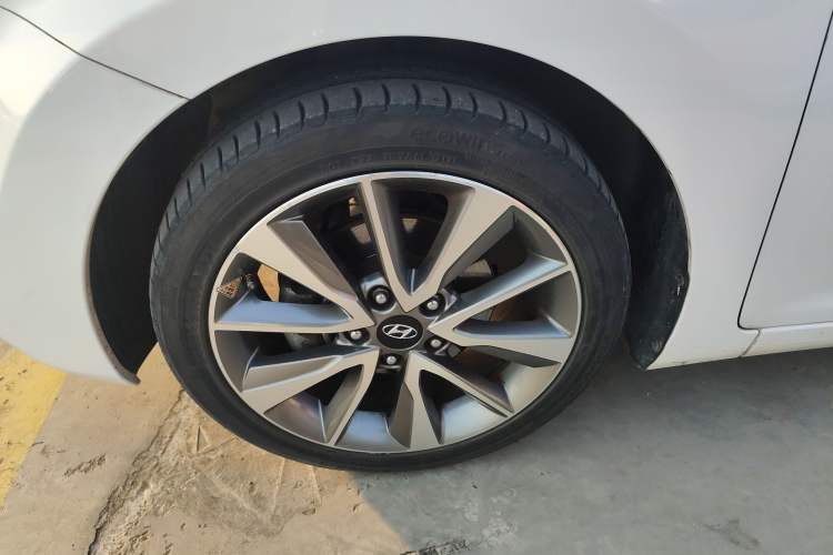 Used Hyundai Elantra 2015 1.6L Automatic Luxury Model