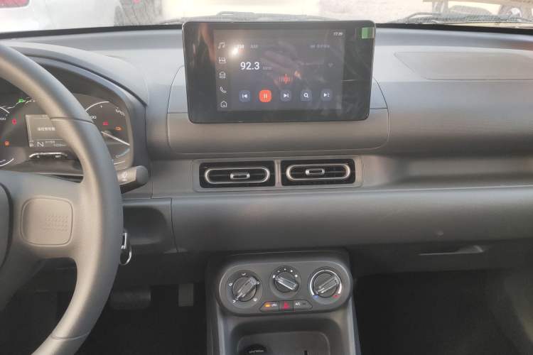 Used Wuling Hongguang New Energy 2025 Extended-Range Hybrid 50KM Comfort Version
