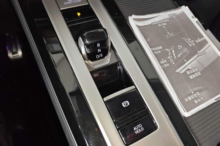 Used Volkswagen Tavendor 2024 380TSI All-Wheel Drive R-Line Cruise Edition
