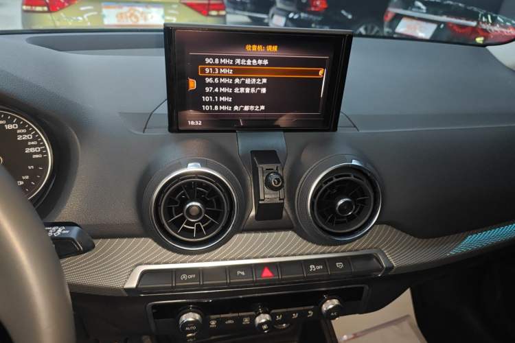 Used Audi Q2L 2021 35 TFSI Fashionable and Elegant Model
