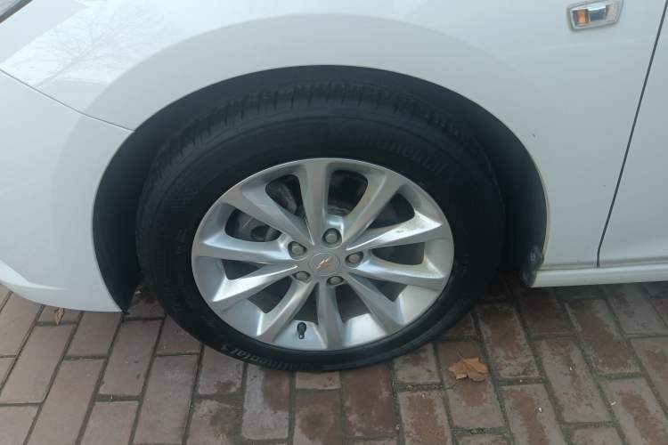 Used Chevrolet Cruze 2018 320 Automatic Pioneer Sunroof Edition
