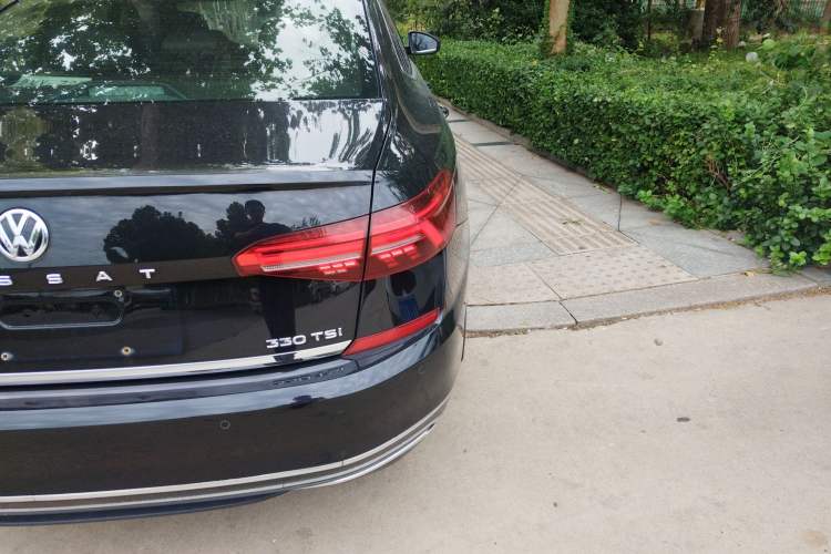 Used Volkswagen Passat 2019 330TSI Luxury Edition China VI Standard
