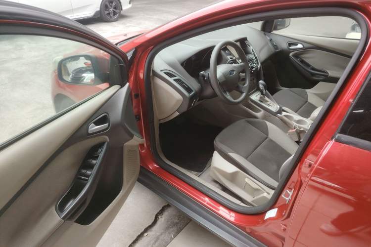 Used Ford Focus 2012 Sedan 1.6L Automatic Comfort Model