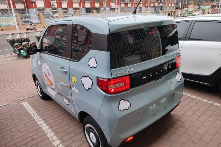 Used Wuling Hongguang MINIEV 2022 Easy Version Lithium Iron Phosphate
