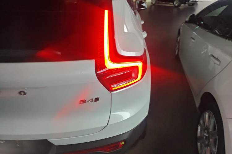 Used Volvo XC40 2024 B4 4x4 Smart Luxury Edition