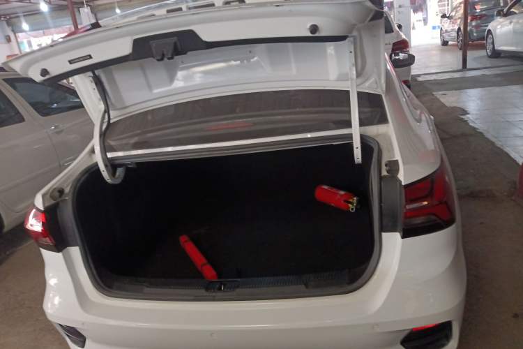 Used Roewe i5 2021 1.5L CVT Platinum Edition
