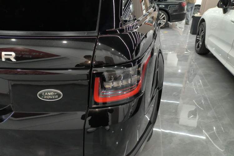 Used Land Rover Range Rover Sport 2020 3.0 L6 SE