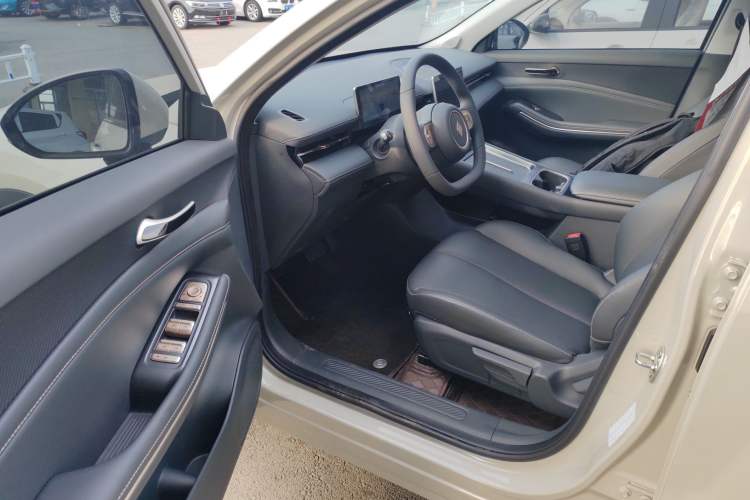 Used Baojun Baojun E6 
