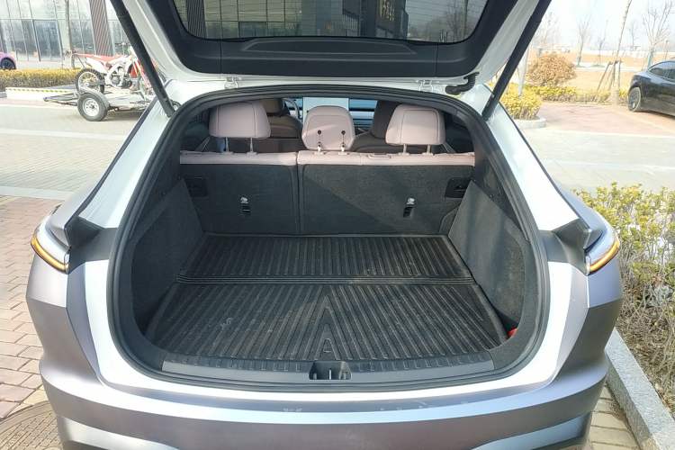 Used ONVO L60 2024 60 kWh Rear-Drive Version