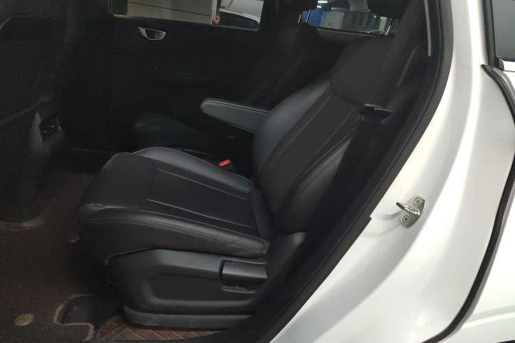 Used Wuling Jiachen 2022 1.5T Manual Comfort & Dynamic Version
