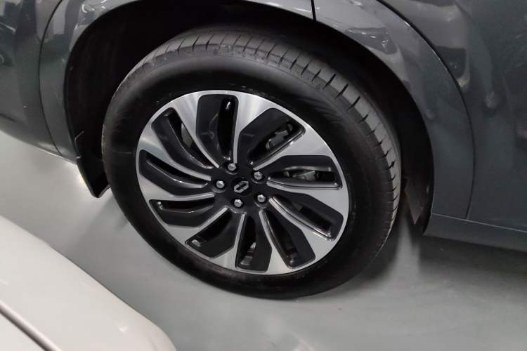 Used Hima AITO M7 2022 1.5T Four-Wheel Drive Luxury Edition
