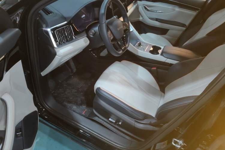 Used BYD Song PLUS New Energy 2024 HONOR Edition DM-i 110km Flagship Model
