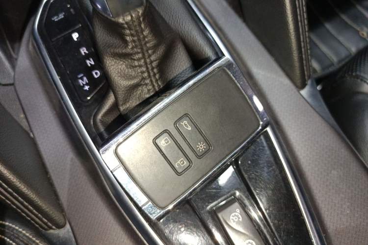 Used Renault Koleos 2017 2.0L Two-Wheel Drive Luxury Edition