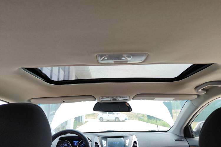 Used Hyundai Elantra 2015 1.6L Automatic Leading Model