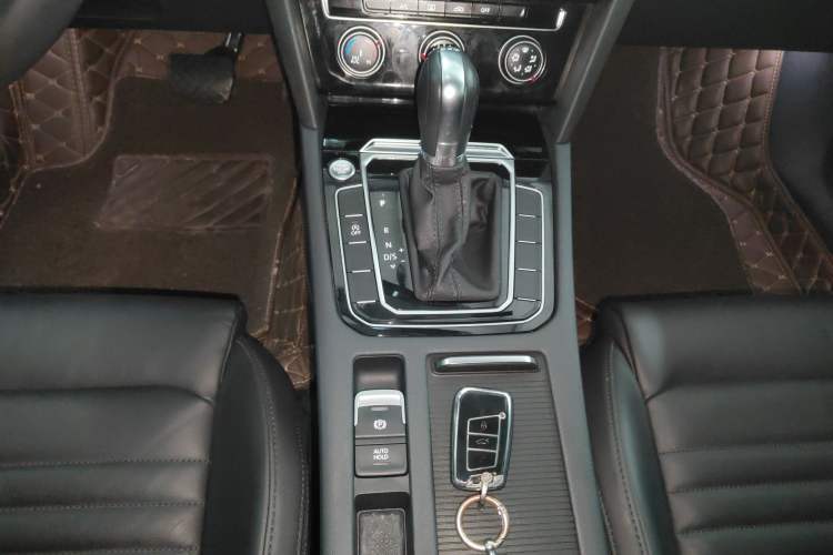 Used Volkswagen Magotan 2019 330TSI DSG Leading Edition China V Standard
