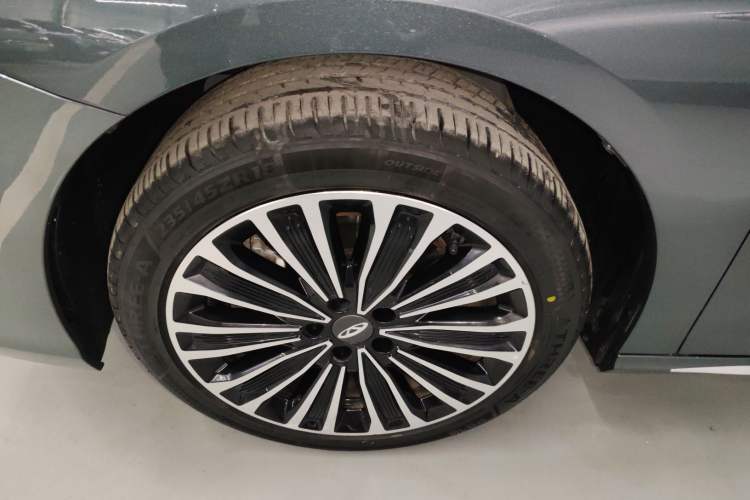 Used Chery Fengyun A8L 2025 1.5 TGDI 145 km Luxury Version