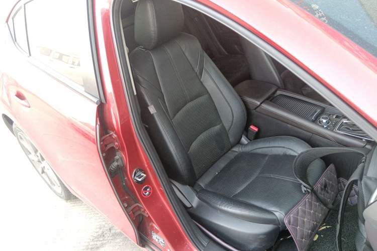 Used Mazda Mazda 3 Axela 2017 Hatchback 2.0L Automatic Sport Model China V Emission Standard
