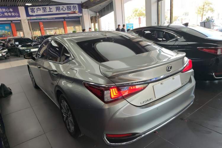 Used Lexus ES 2022 200 Excellence Edition
