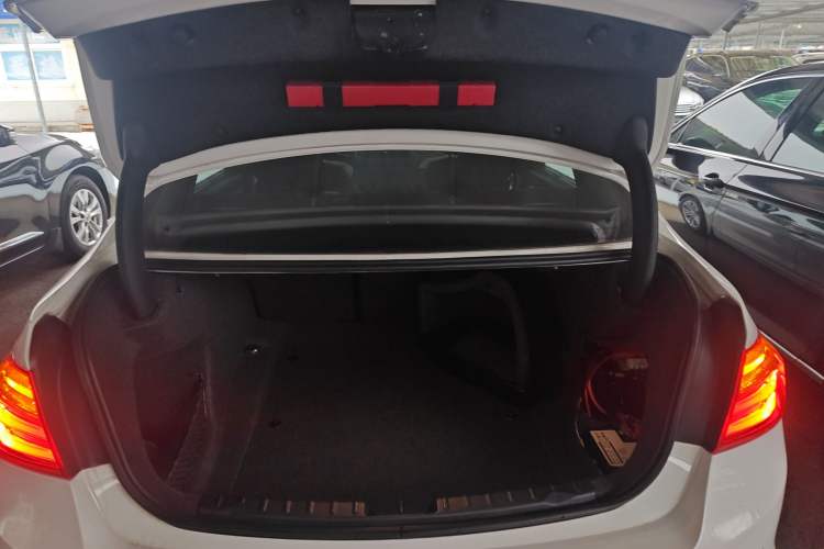 Used BMW 3 Series 2015 320Li Luxury Edition Fashion Model
