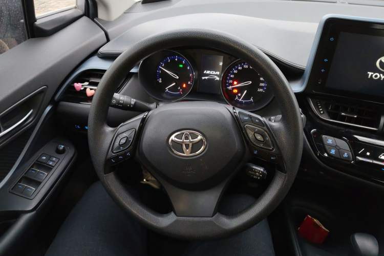 Used Toyota IZOA 2021 2.0L Enjoy Edition
