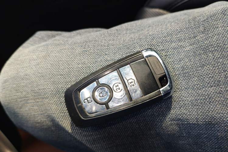 Used Lincoln Corsair 2022 2.0T Two-Wheel Drive Deluxe Edition