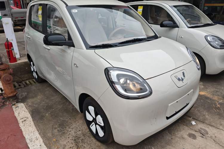 Used Wuling Hongguang MINIEV 2025 Four-Door Version Advanced Edition
