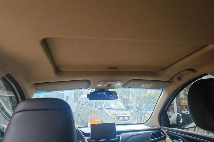 Used Baojun 730 2017 1.5T Manual Prestige Version 7 Seats
