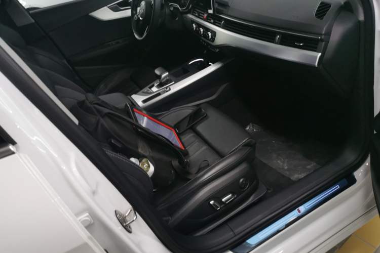 Used Audi A4L 2024 40 TFSI Fashion Dynamic Model