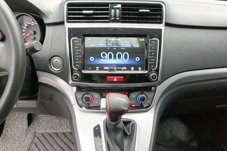 Used Haval M6 2019 1.5T DCT Two-Wheel Drive Elite Version China VI Standard
