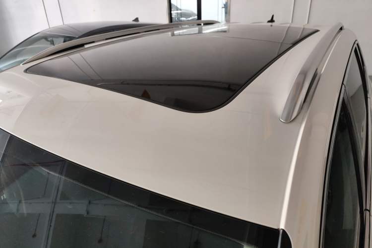 Used Volkswagen Tiguan L 2019 330TSI Automatic Two-Wheel Drive Panoramic Comfort Edition China VI Standard
