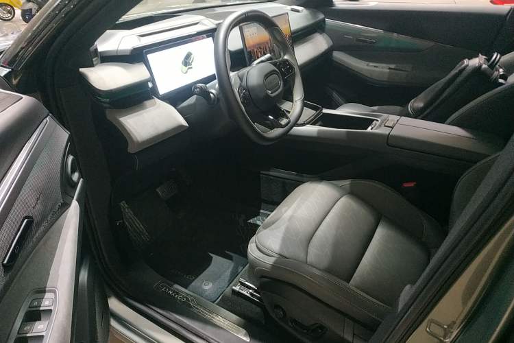 Used Lynk & Co 08 EM-P 2023 220km All-Wheel-Drive Performance Halo