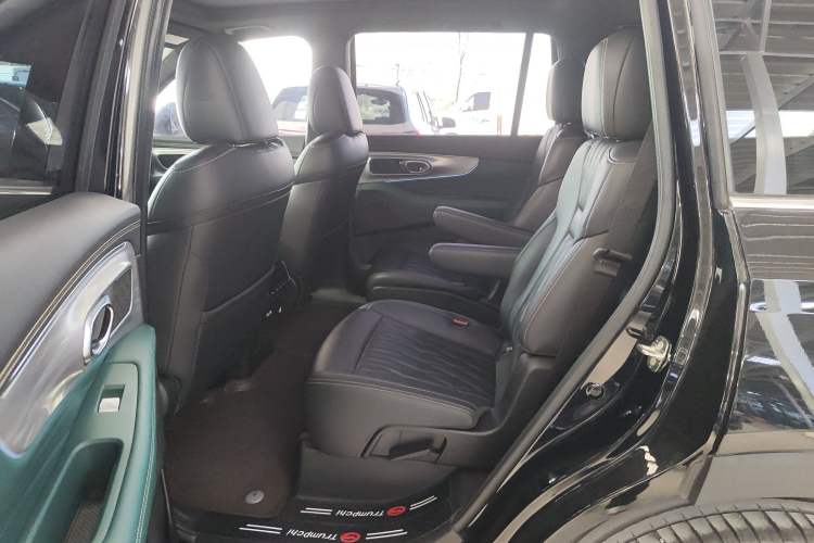 Used GAC Trumpchi GS8 2022 Linghang Series 2.0 TGDI Two-Wheel Drive Luxury Smart Connectivity Version (6 Seats)
