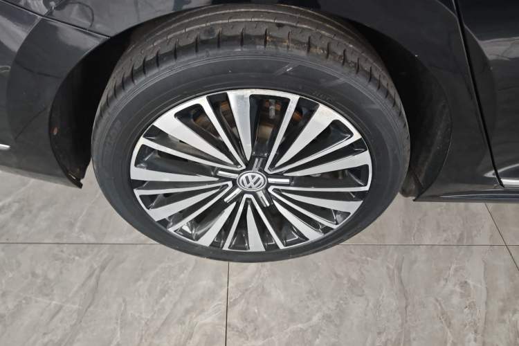 Used Volkswagen Passat 2019 330TSI Luxury Edition China VI Standard
