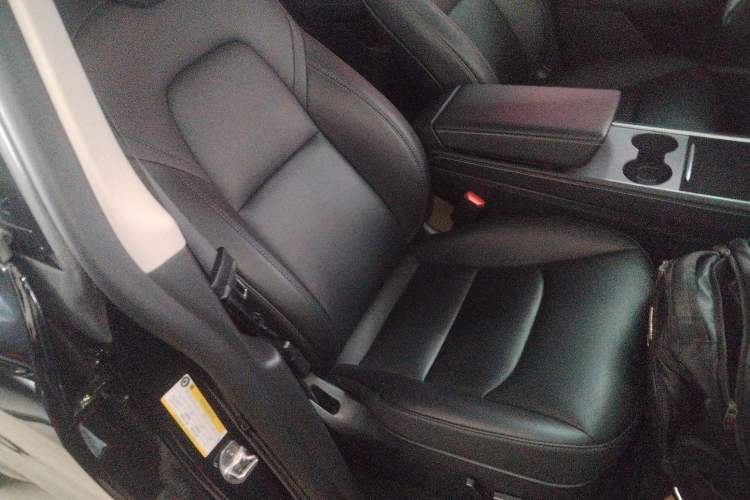 Used Tesla Model Y 2023 Long-Range All-Wheel-Drive Version