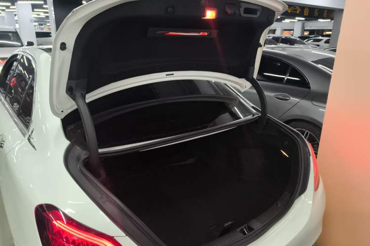 Used Mercedes-Benz C-Class 2019 Facelift C 260 L 4MATIC Sport Edition