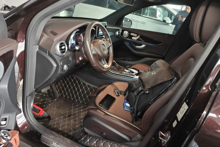 Used Mercedes-Benz GLC 2019 GLC 260 L 4MATIC Dynamic Model