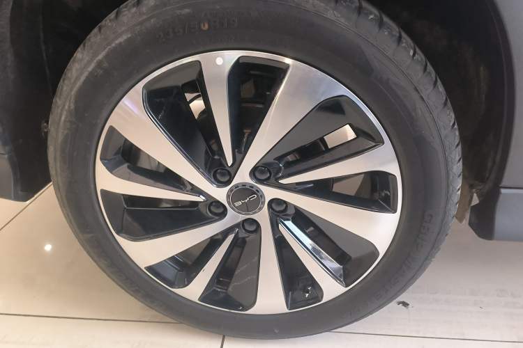 Used BYD Song PLUS New Energy 2024 HONOR Edition DM-i 110km Flagship Model
